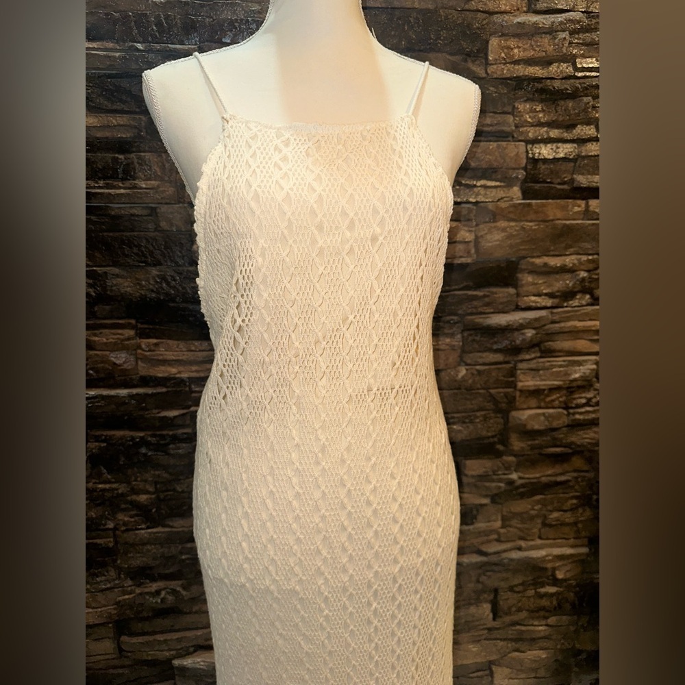 Zara Elegant Cream Lace Dress - Picture 2 of 5